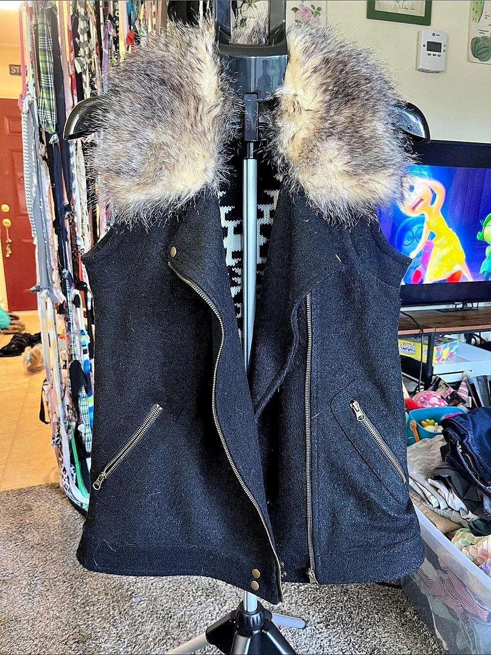 Thread & Supply Women's Geometric Faux Fur-Collar Vest Large Like New